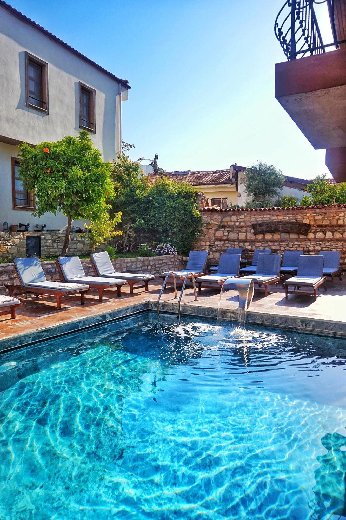 Sezgin Boutique Hotel Kusadasi Exterior photo